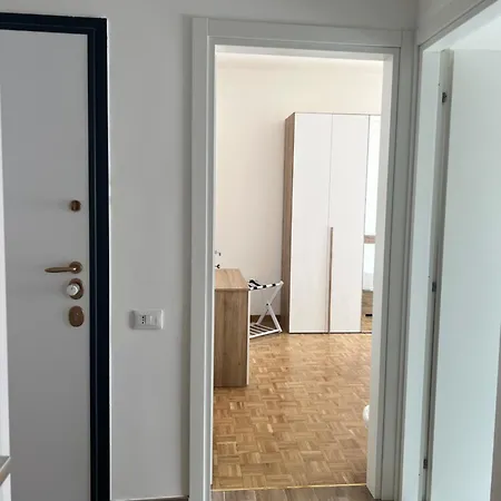 Paul House Brenta شقة ميلان